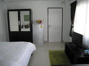 Centana Apartment Bangkok Exterior photo
