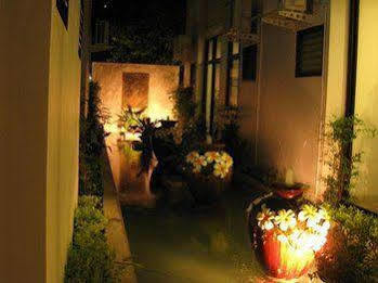 Centana Apartment Bangkok Exterior photo