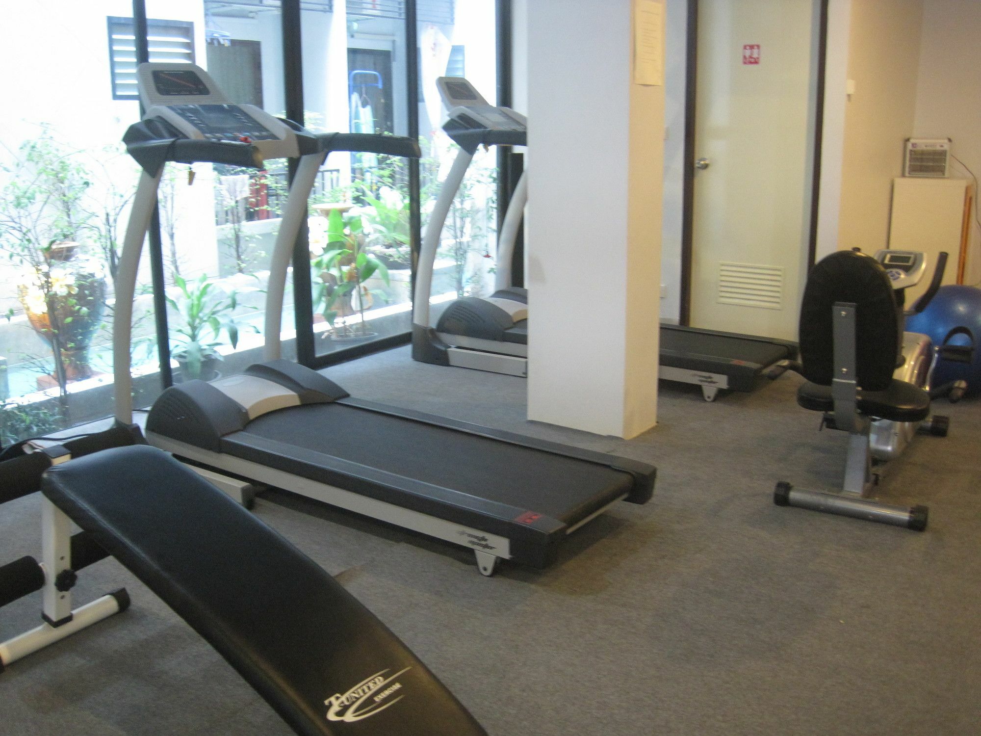 Centana Apartment Bangkok Exterior photo